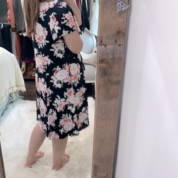 Torrid floral dress with pockets size 2X - Picture 3 of 9